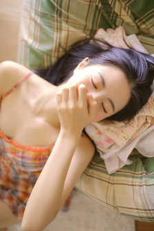 腿打开一点就可以吃到扇贝了